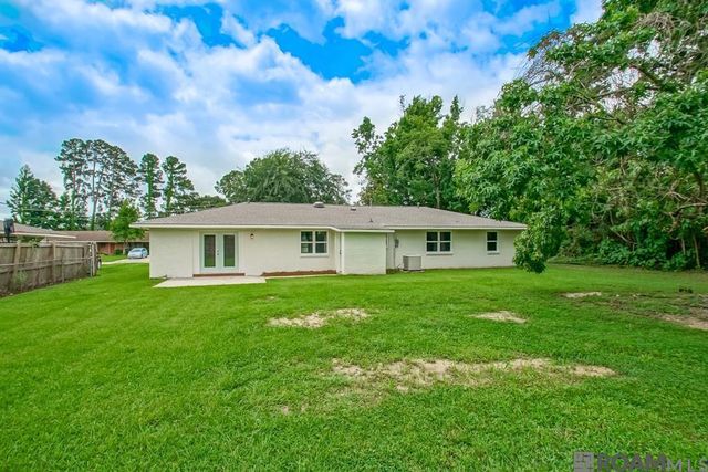9369 W Pomona Dr, Baton Rouge, LA 70815