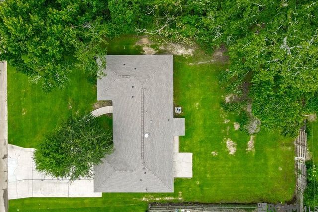 9369 W Pomona Dr, Baton Rouge, LA 70815