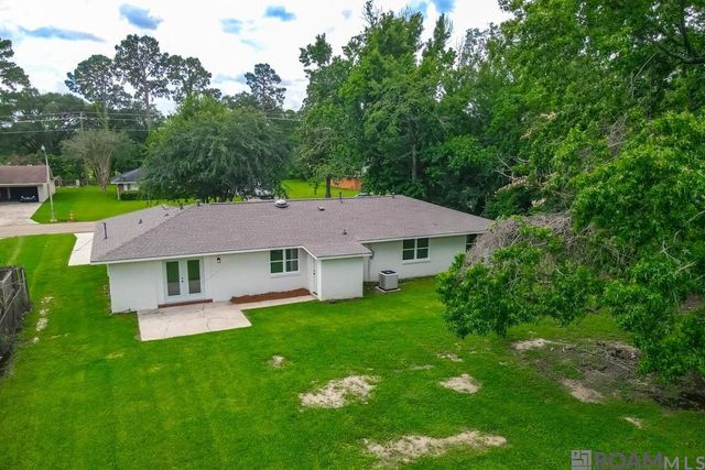 9369 W Pomona Dr, Baton Rouge, LA 70815