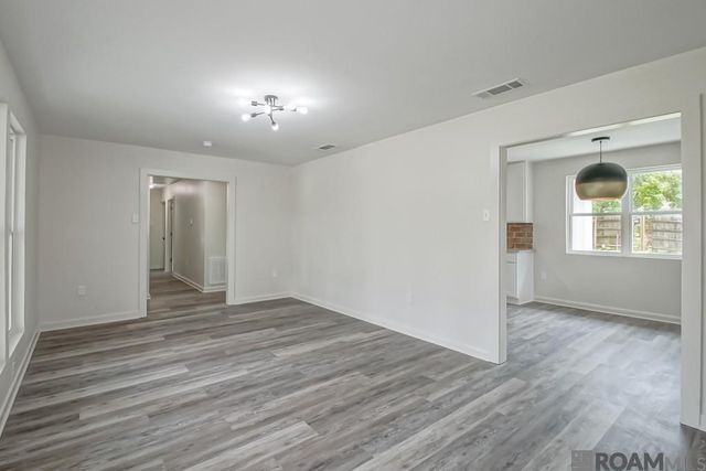 9369 W Pomona Dr, Baton Rouge, LA 70815