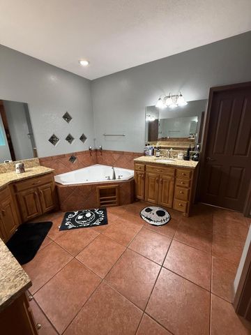 1739 SHOSHONE Trail NE, Rio Rancho, NM 87144