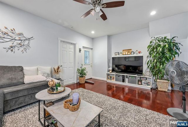 50 Chestnut Street, Belleville, NJ 07109