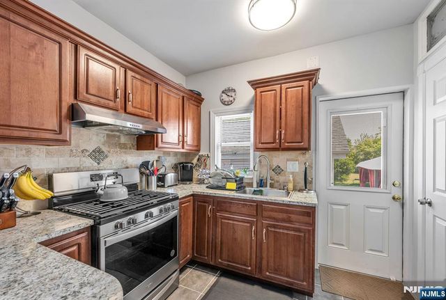 50 Chestnut Street, Belleville, NJ 07109