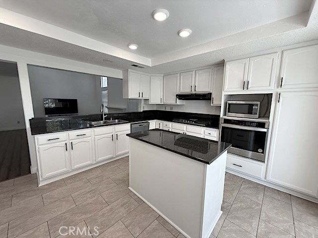 2985 Amber, Corona, CA 92882
