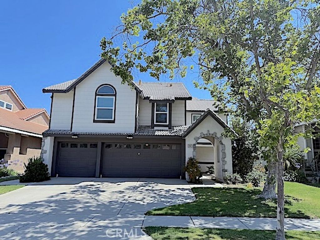 2985 Amber, Corona, CA 92882