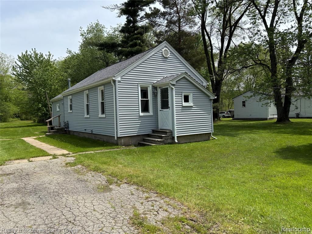 1782 Maple Road, Kimball, MI 48074