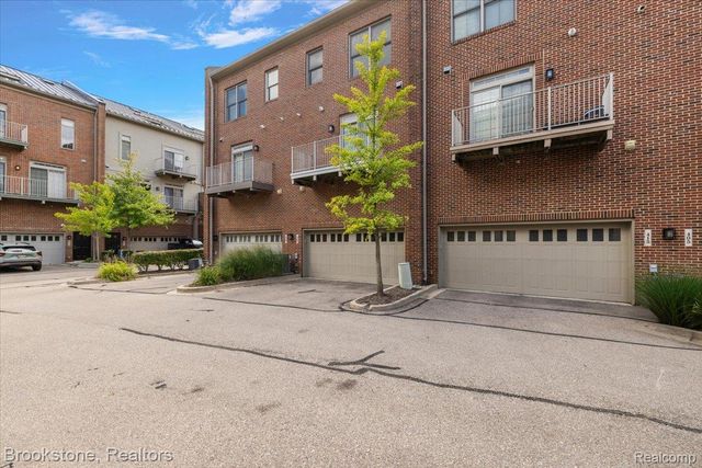 425 Lewis Court, Birmingham, MI 48009