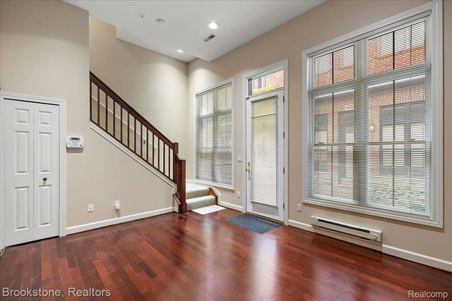 425 Lewis Court, Birmingham, MI 48009