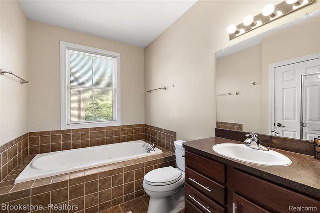 425 Lewis Court, Birmingham, MI 48009