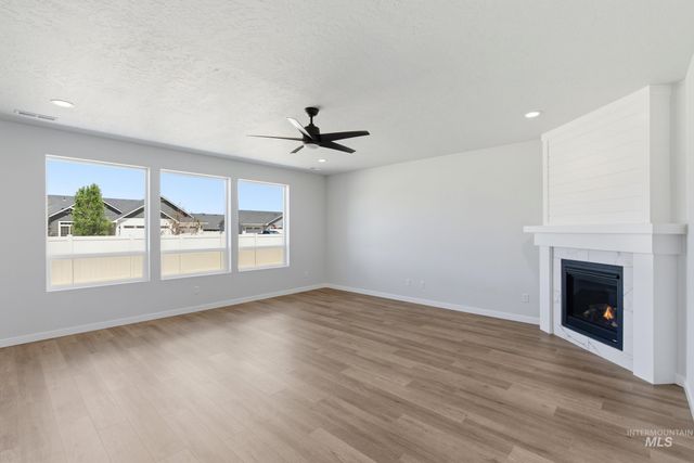 8296 E Presley Ct, Nampa, ID 83687