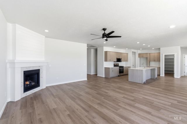 8296 E Presley Ct, Nampa, ID 83687