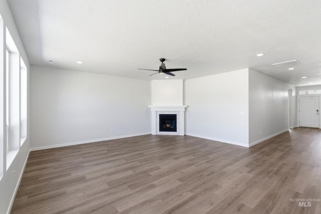 8296 E Presley Ct, Nampa, ID 83687