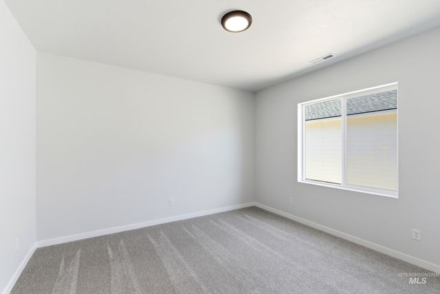 8296 E Presley Ct, Nampa, ID 83687