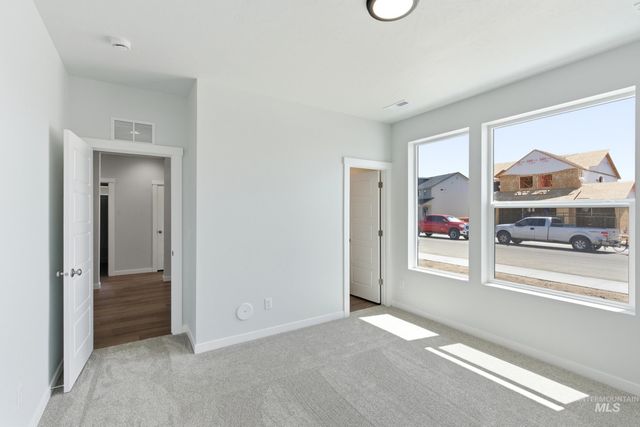 8296 E Presley Ct, Nampa, ID 83687