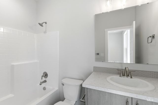 8296 E Presley Ct, Nampa, ID 83687