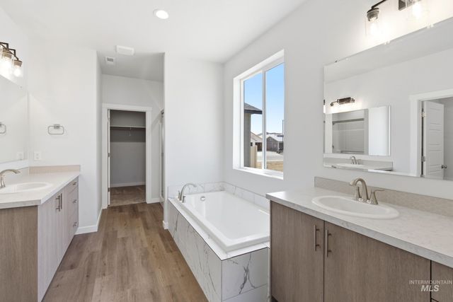 8296 E Presley Ct, Nampa, ID 83687