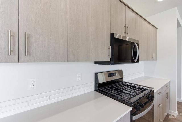 8296 E Presley Ct, Nampa, ID 83687