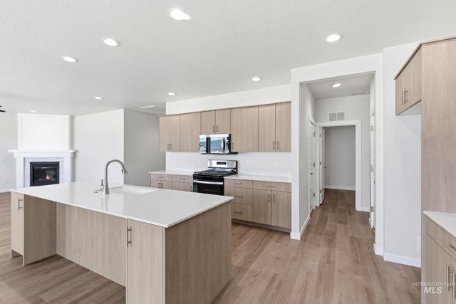 8296 E Presley Ct, Nampa, ID 83687