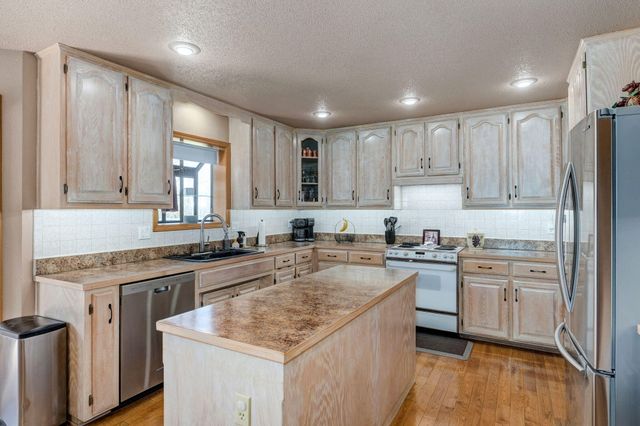 2009 N Steeple Chase Court, Nixa, MO 65714