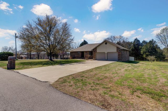 2009 N Steeple Chase Court, Nixa, MO 65714