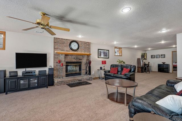 2009 N Steeple Chase Court, Nixa, MO 65714