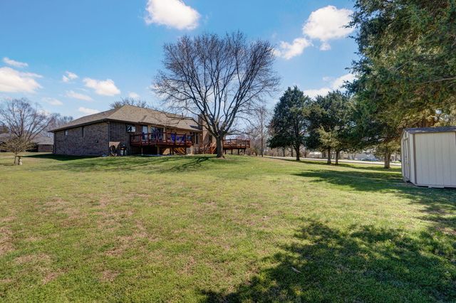 2009 N Steeple Chase Court, Nixa, MO 65714