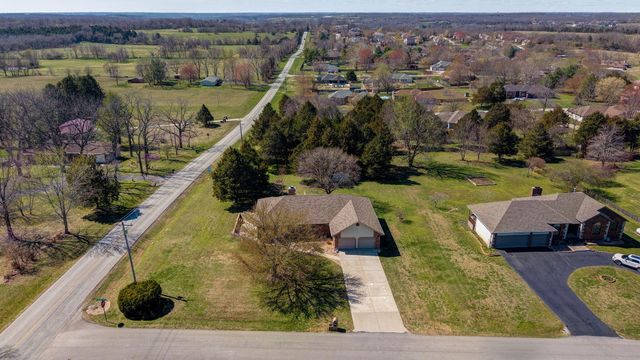 2009 N Steeple Chase Court, Nixa, MO 65714