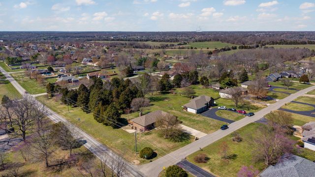 2009 N Steeple Chase Court, Nixa, MO 65714