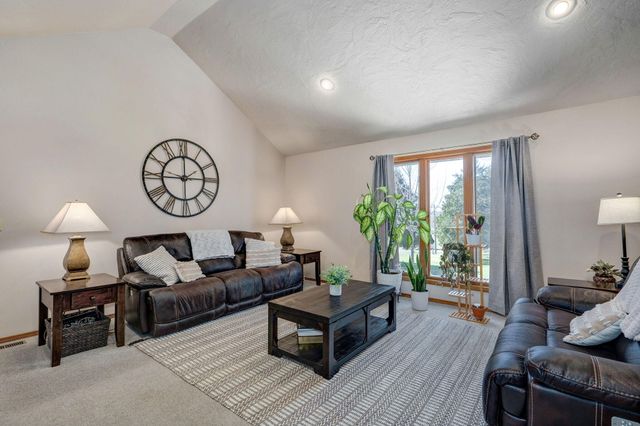 2009 N Steeple Chase Court, Nixa, MO 65714