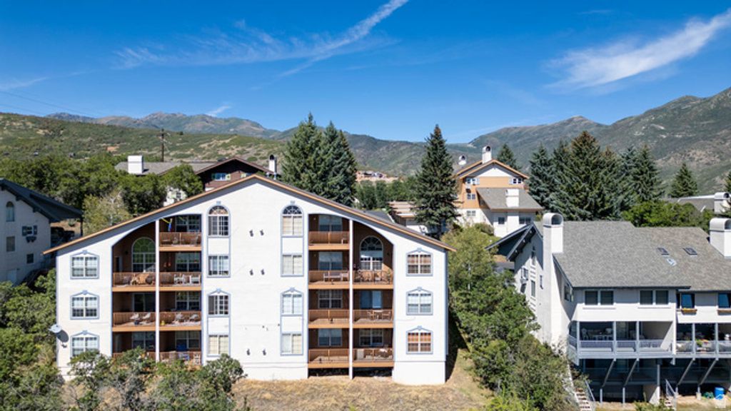 933 SWISS OAKS DR, Midway, UT 84049 — photo 3