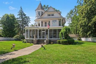 360 E Central Avenue, Zeeland, MI 49464