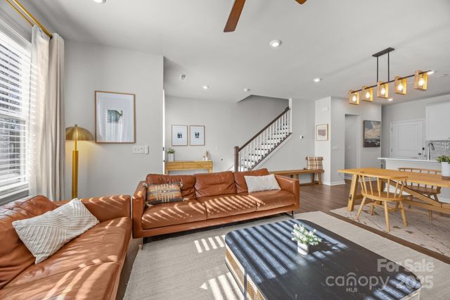 915 Kinsey Alley, Charlotte, NC 28217