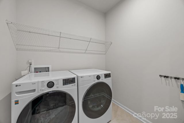 915 Kinsey Alley, Charlotte, NC 28217