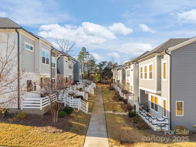 915 Kinsey Alley, Charlotte, NC 28217