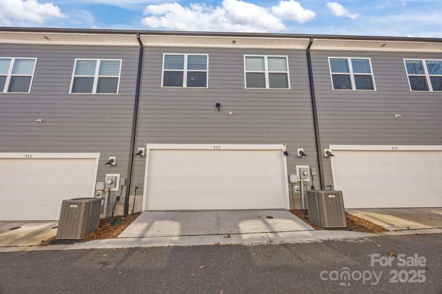 915 Kinsey Alley, Charlotte, NC 28217