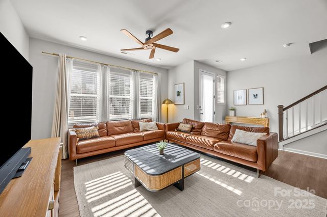 915 Kinsey Alley, Charlotte, NC 28217