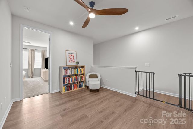 915 Kinsey Alley, Charlotte, NC 28217