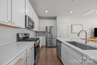 915 Kinsey Alley, Charlotte, NC 28217