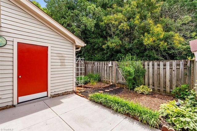 2645 Cottage Place, Greensboro, NC 27455