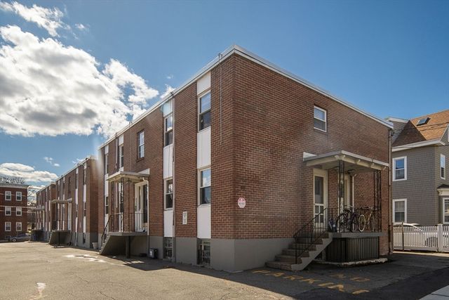 10 Avon St 16, Somerville, MA 02143