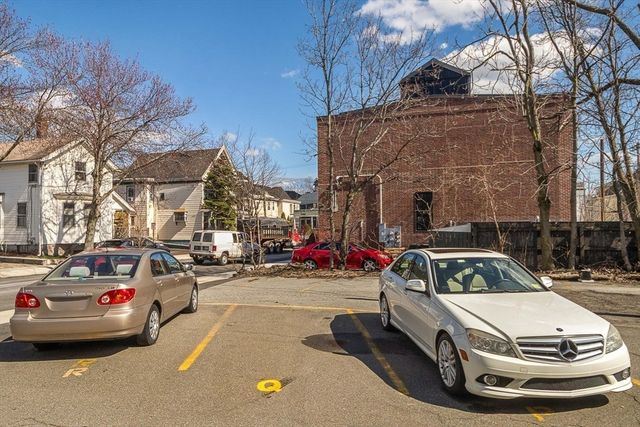 10 Avon St 16, Somerville, MA 02143