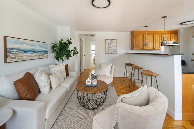 10 Avon St 16, Somerville, MA 02143