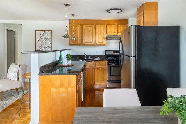 10 Avon St 16, Somerville, MA 02143