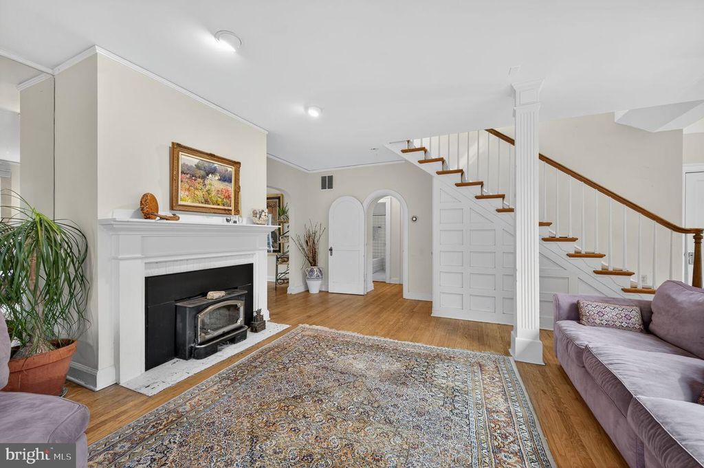 4919 ASHBY ST NW, Washington, DC 20007