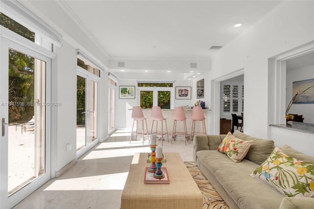 5794 SW 76th Ter, South Miami, FL 33143