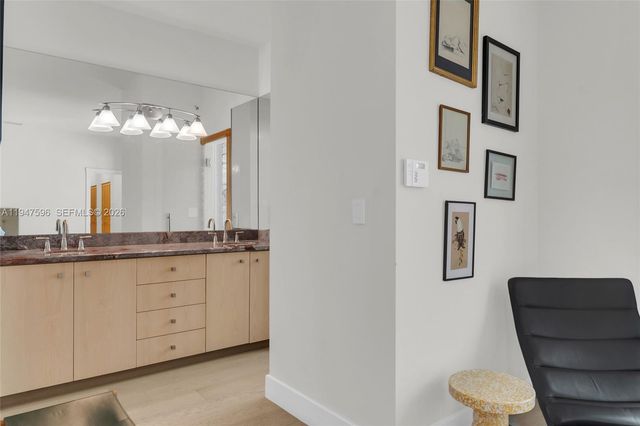 5794 SW 76th Ter, South Miami, FL 33143