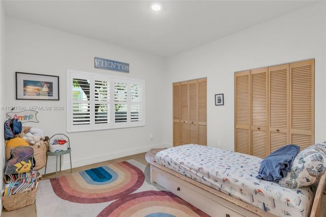 5794 SW 76th Ter, South Miami, FL 33143