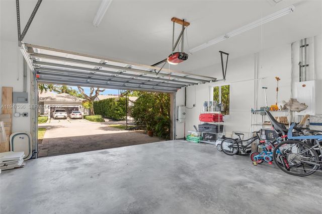 5794 SW 76th Ter, South Miami, FL 33143