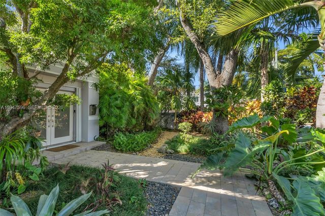 5794 SW 76th Ter, South Miami, FL 33143