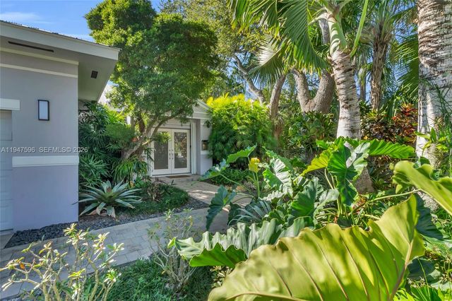 5794 SW 76th Ter, South Miami, FL 33143